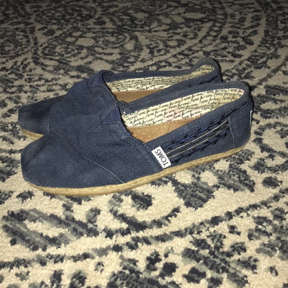Women’s Toms Size 5.5